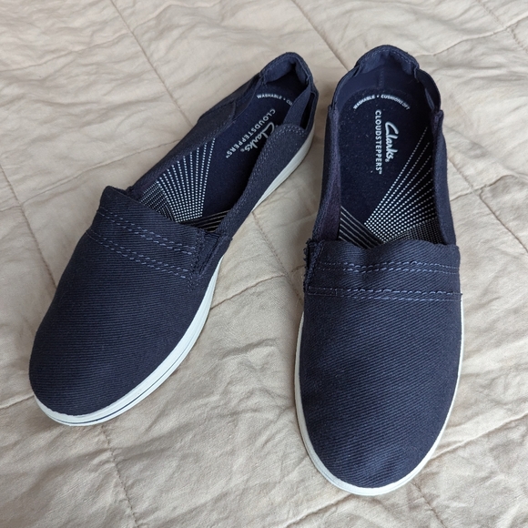 Clarks Cloud stepper Breeze Step II Dark Navy 10 and 9.5 - Picture 1 of 11